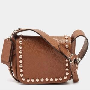 COACH Rivet Pebbled Leather Dakotah 15 Crossbody F35750 WR Saddle Peach EUC